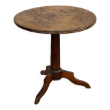 Pedestal table