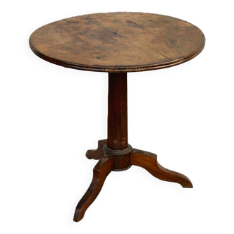 Pedestal table