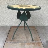Old tripode table