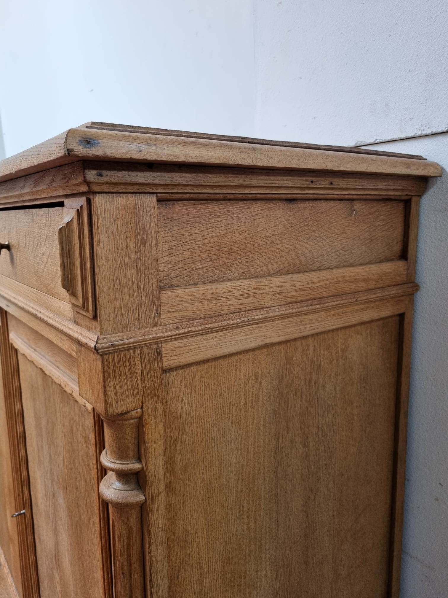Buffet parisien en chêne