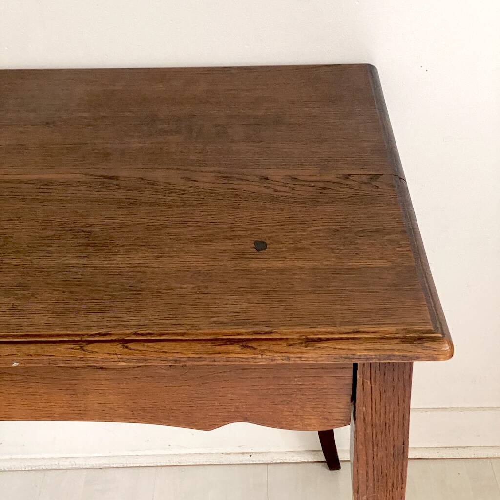 Side table or desk in Louis XV style made of walnut.