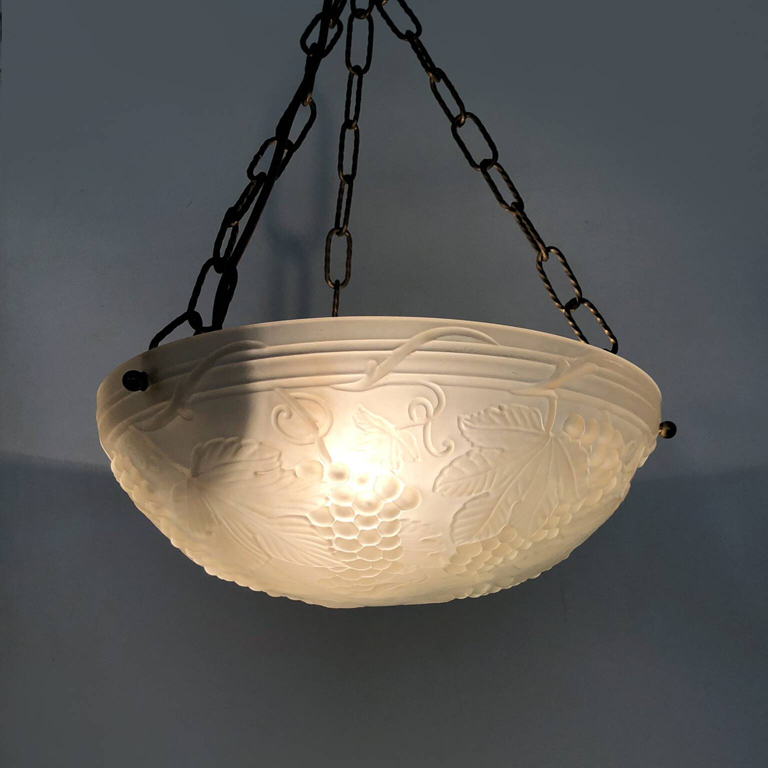 Vasque Vianne style Art Nouveau 1 Fire, in glass paste with grape motifs.