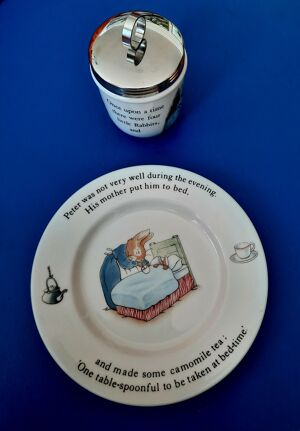 Tasse fermée et assiette bébé