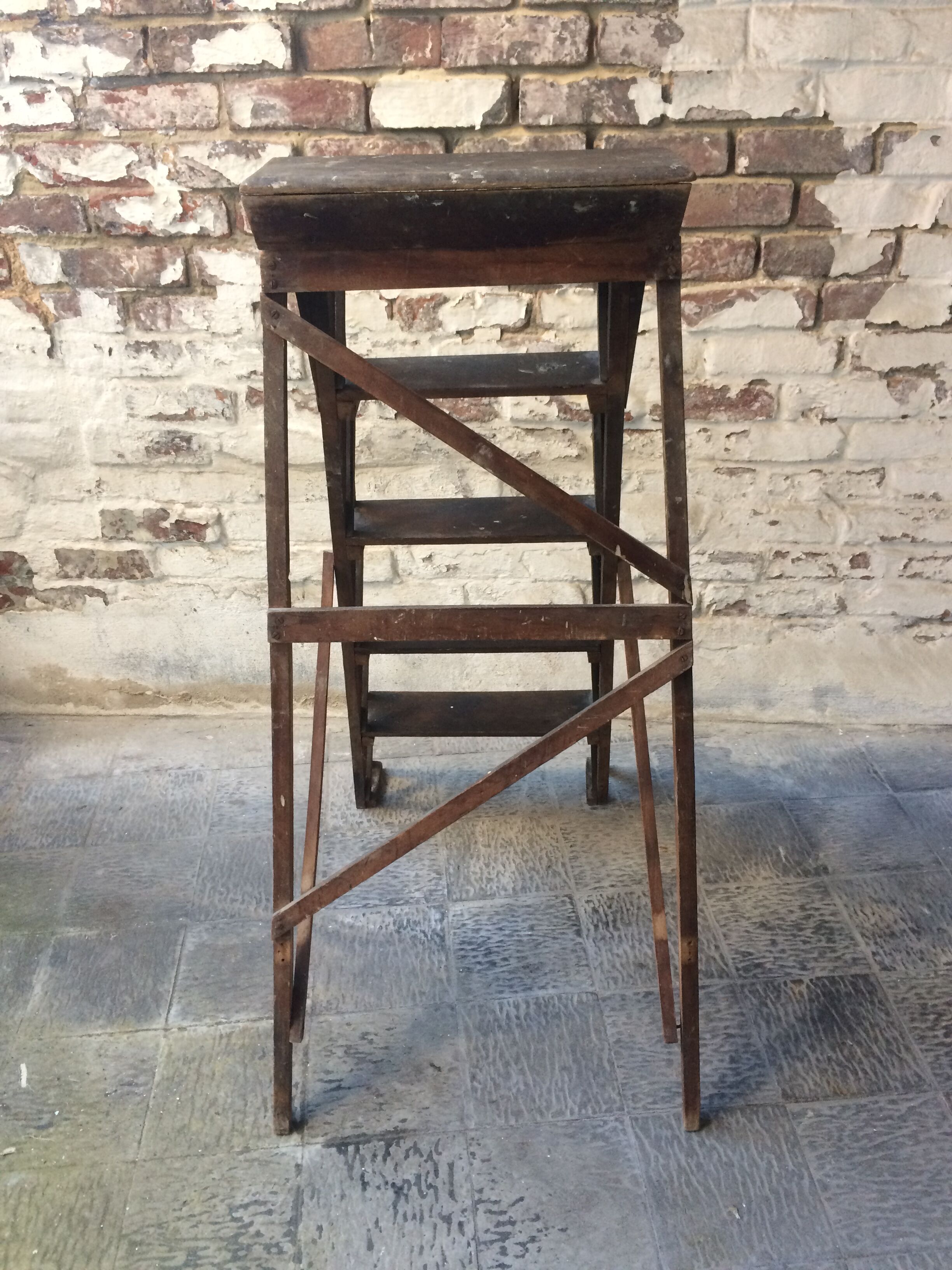 Shop stool