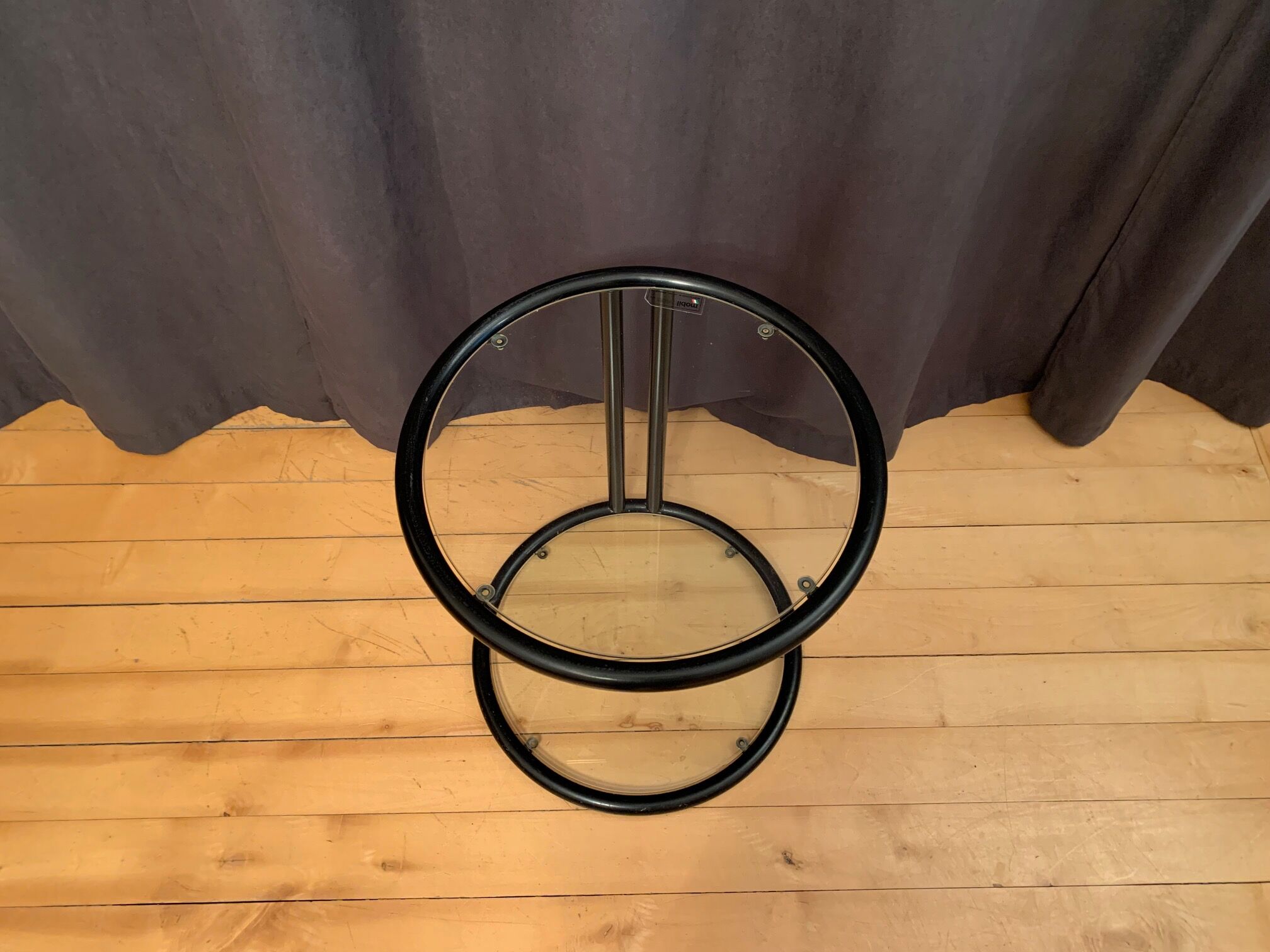 Mobil Metal side table, Italy, 1980s.