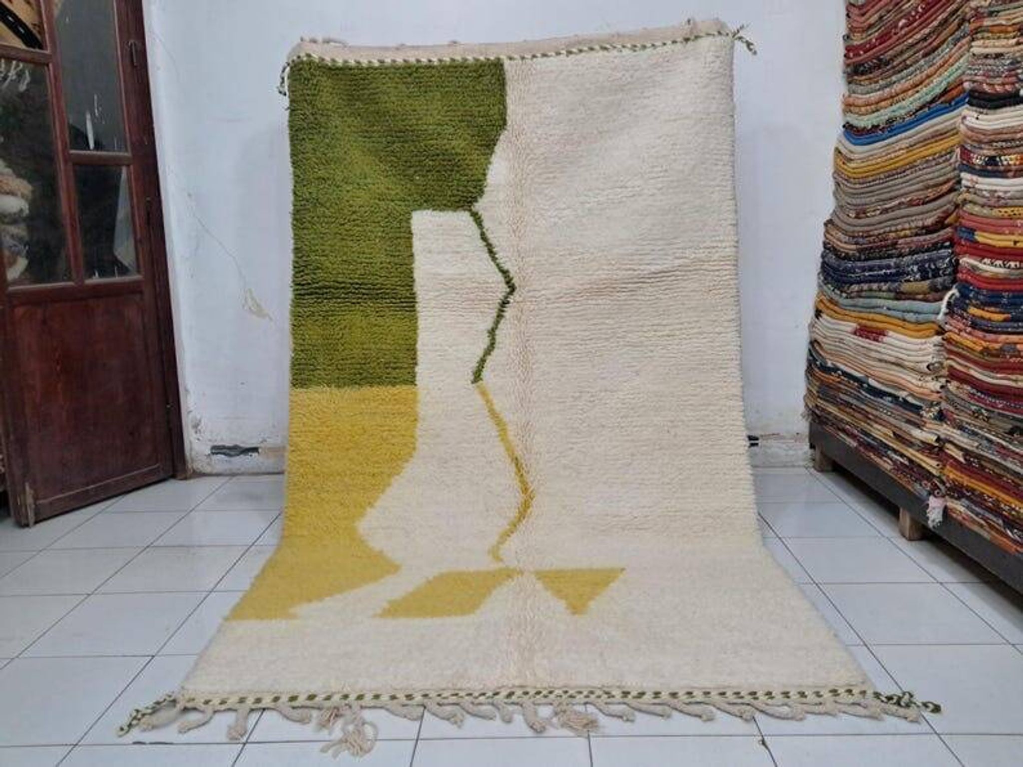 Handmade pure wool rug with colourful patterns 150/250 cm