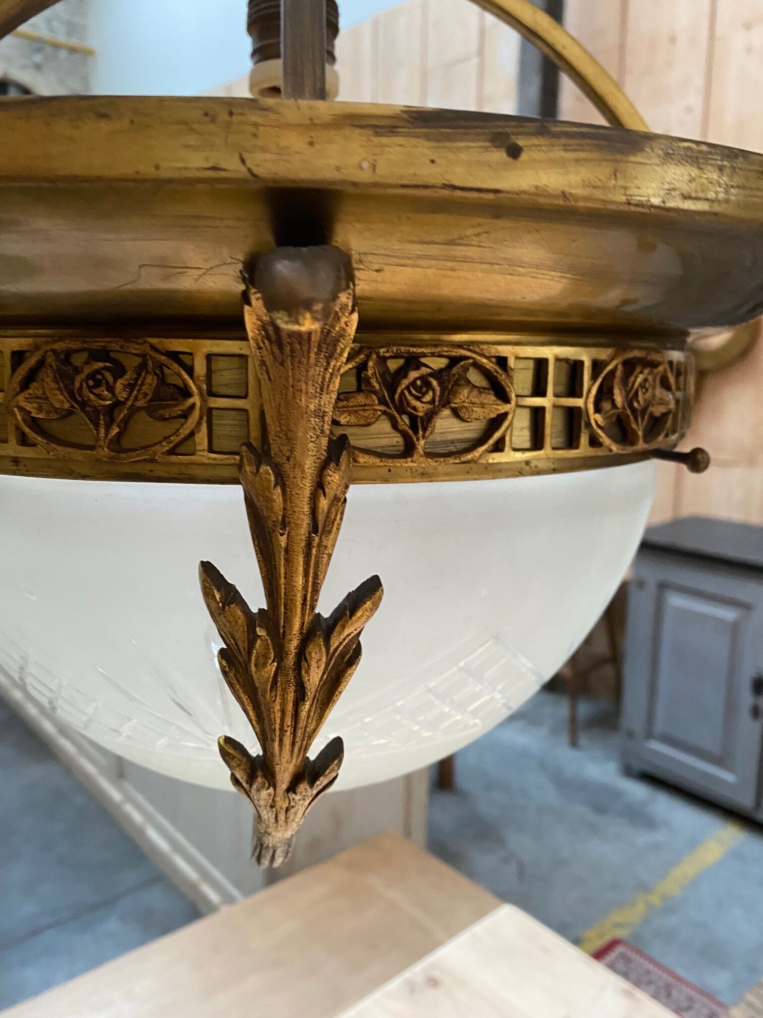 Large chandelier early twentieth in bronze