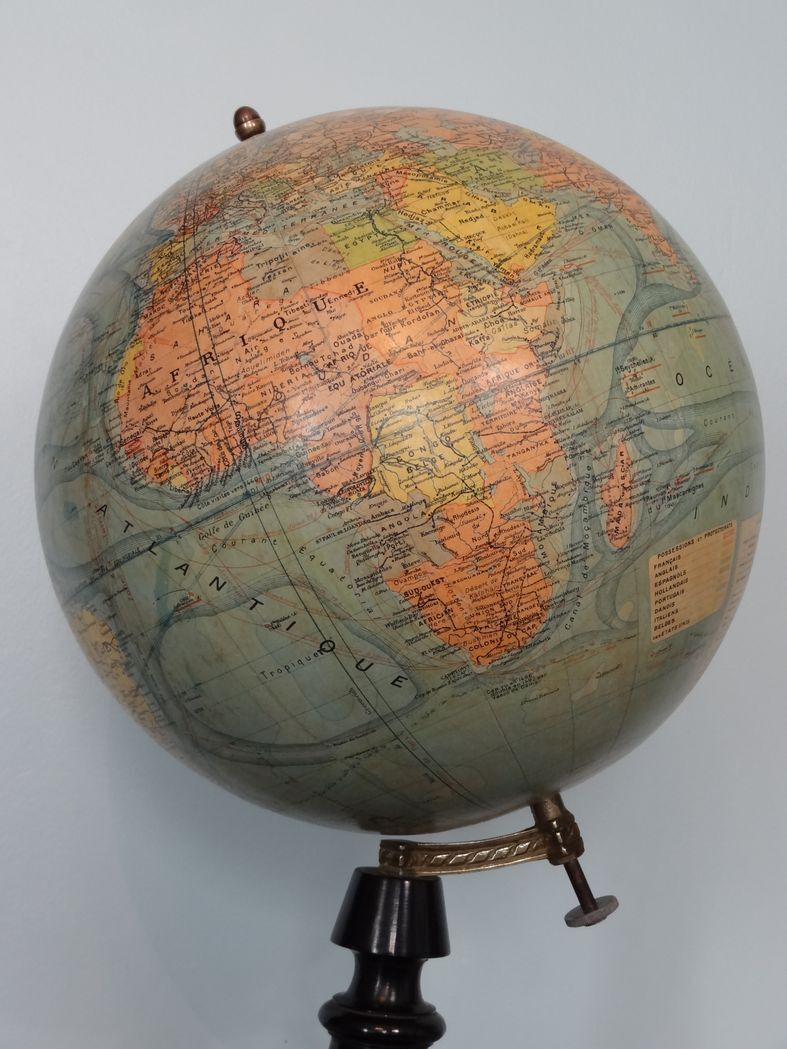Globe terrestrial Forest late nineteenth / early twentieth wood base turned