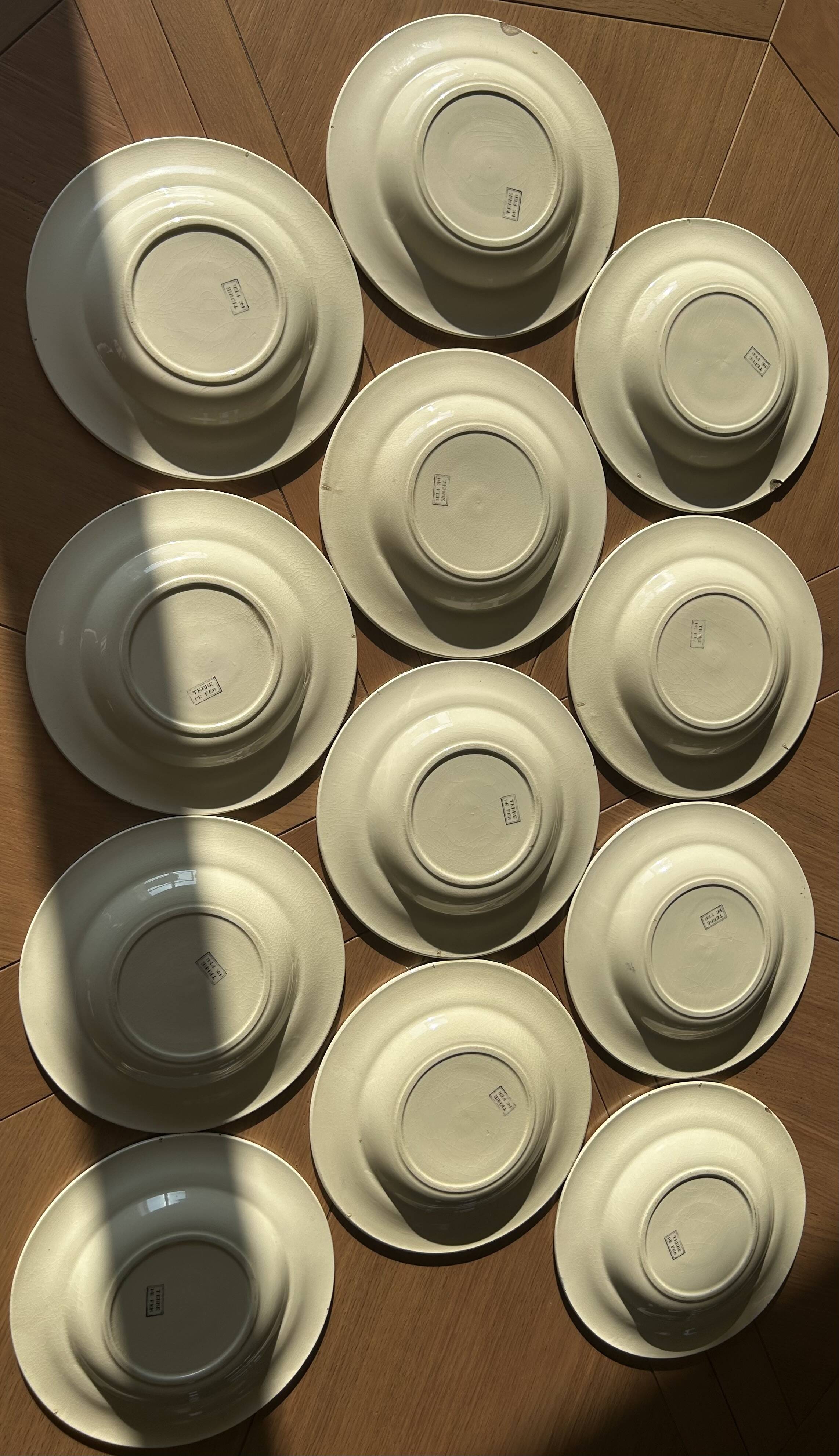 Clairefontaine tableware service, earthenware with bird decoration.