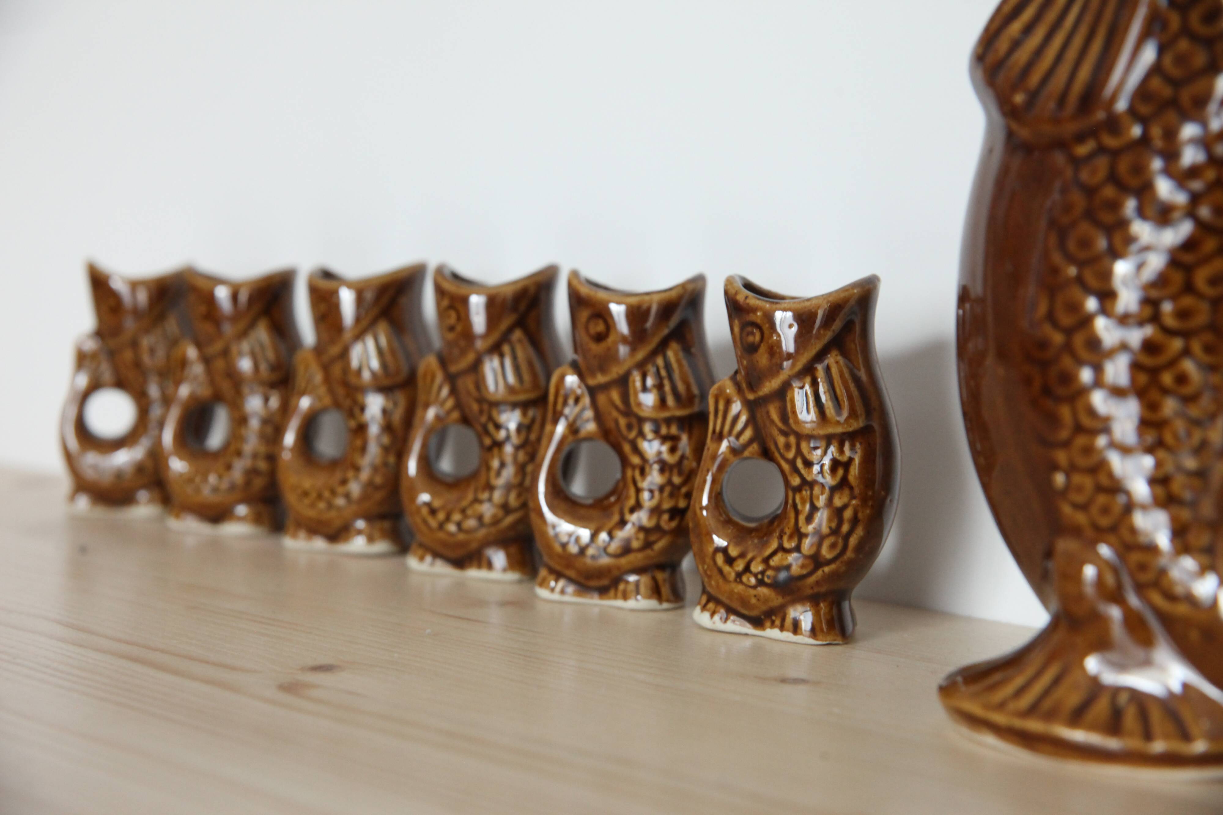 Fish-shaped dabbling liquor service