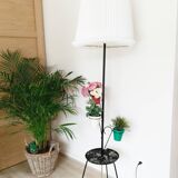 Plant holder floor lamp with shelf, black tripod