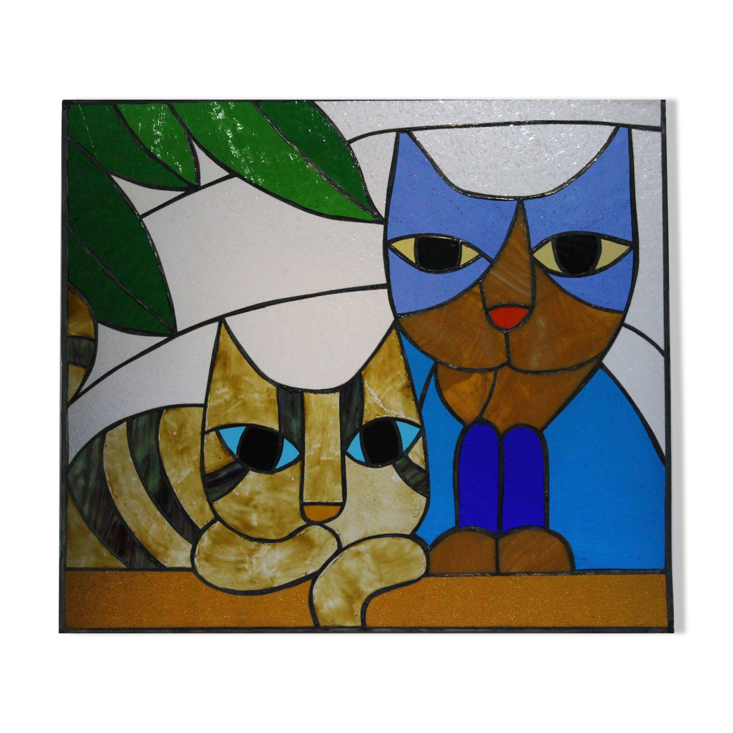 Vitrail artisanal vintage – motif chats – 60 × 68 cm – pièce unique en verre