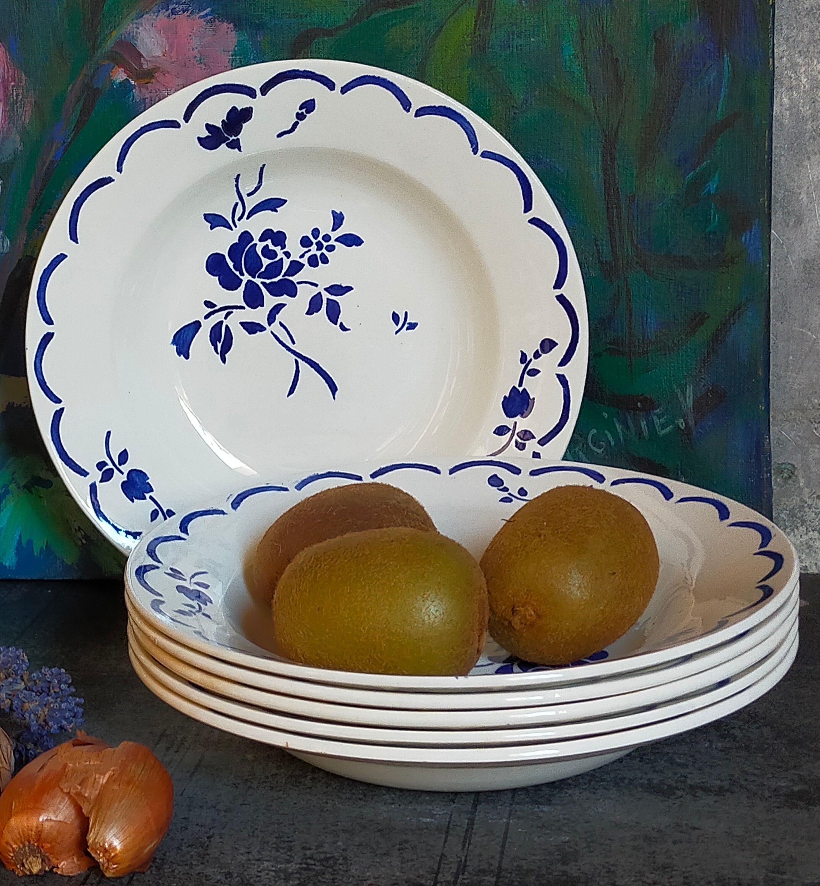 Six "grandma" plates of gien with blue flowers