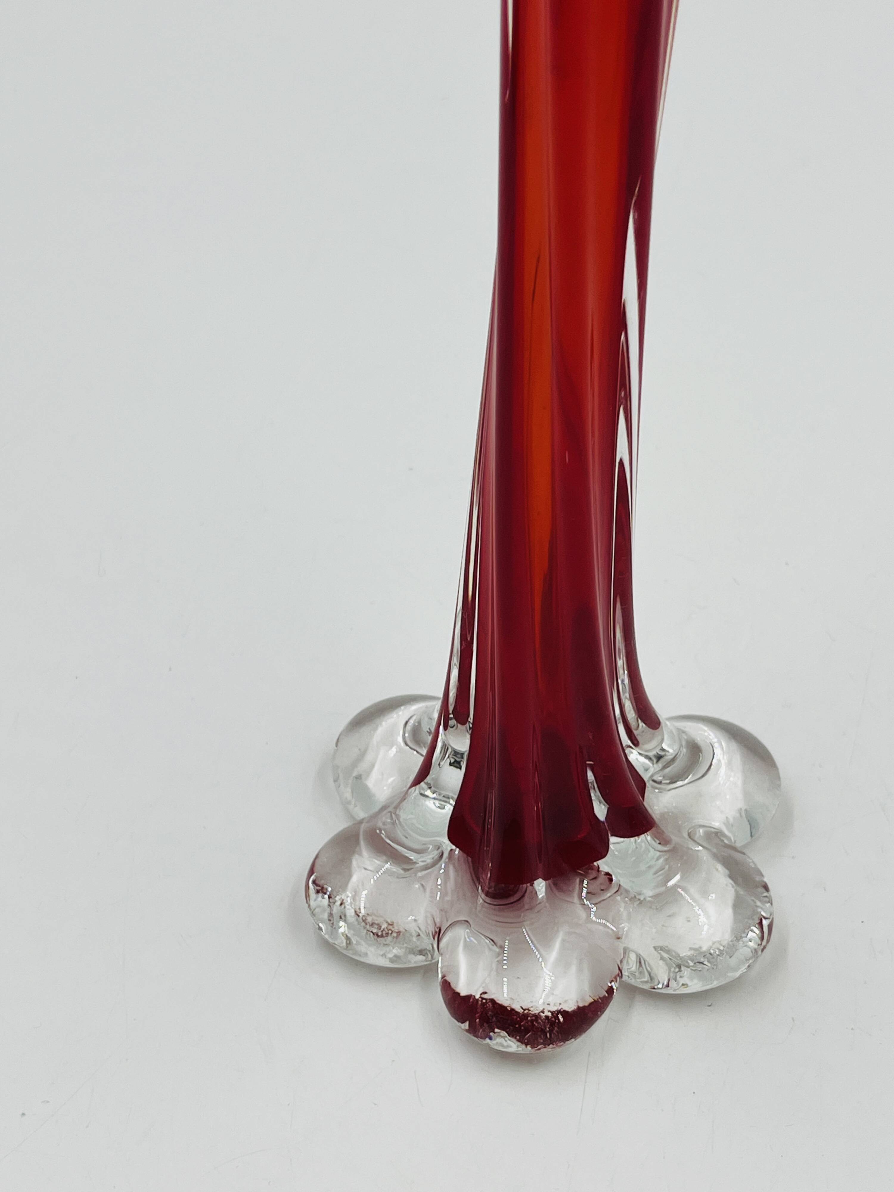 Red two-tone glass soliflore vintage design