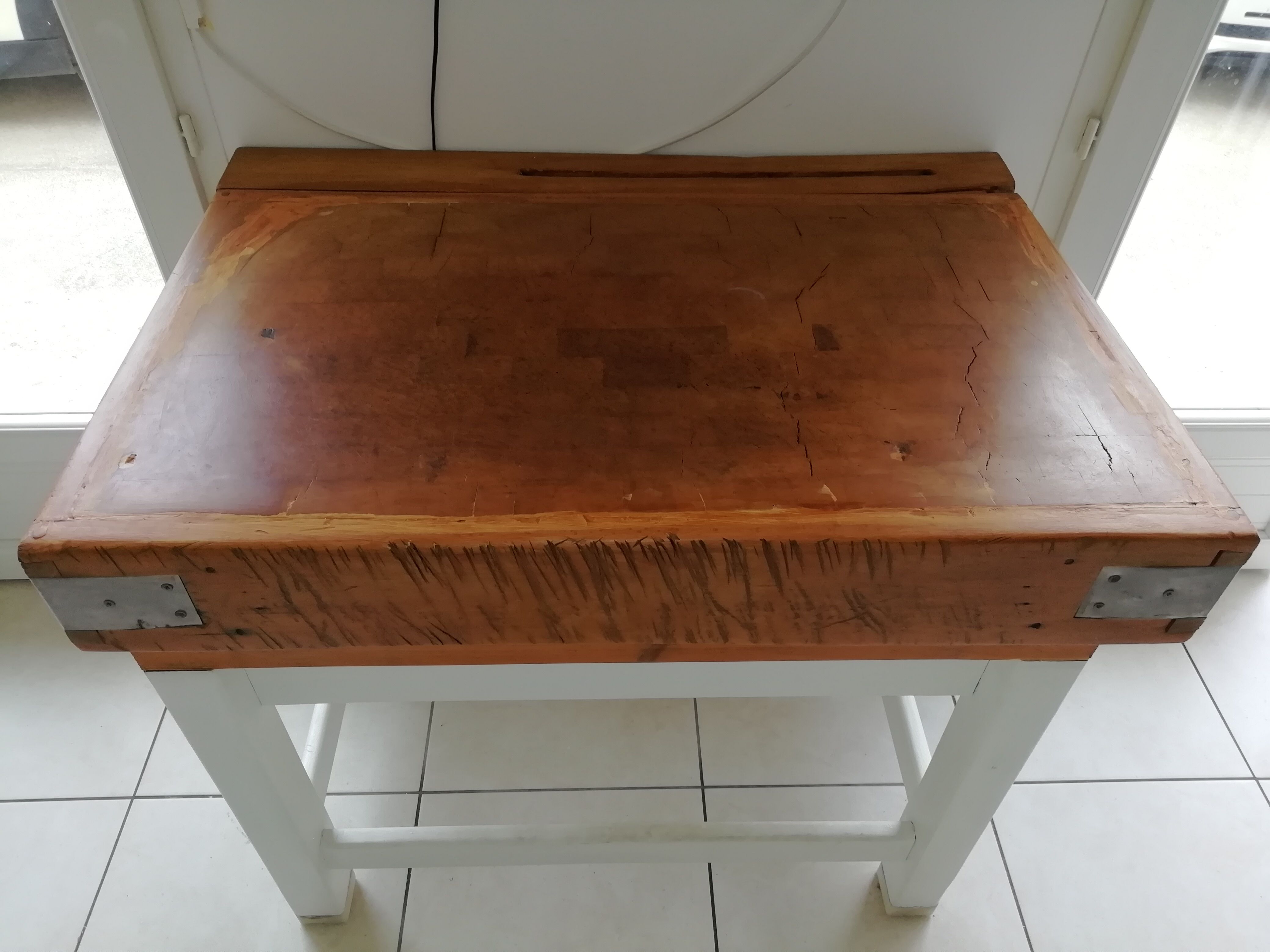 Former butcher's log 50