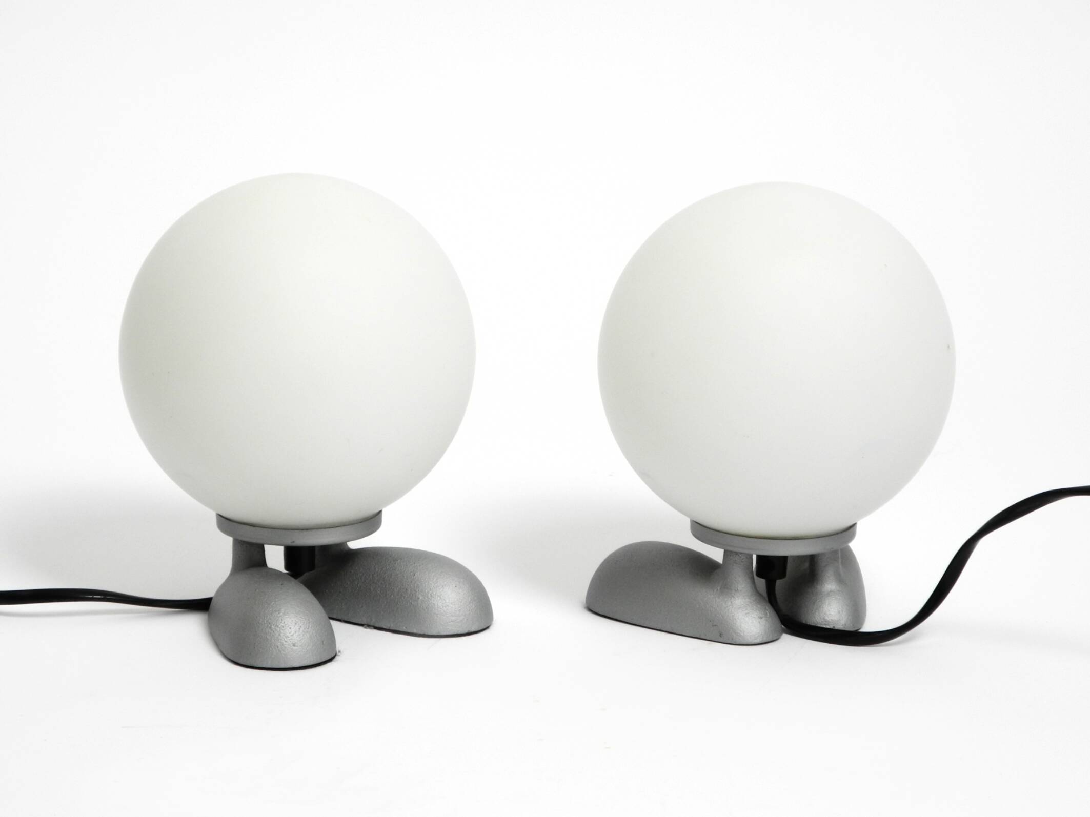 Pair of 1990s table lamps with a cast aluminum base by Sompex