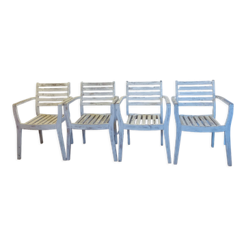 Set of 4 wooden chairs