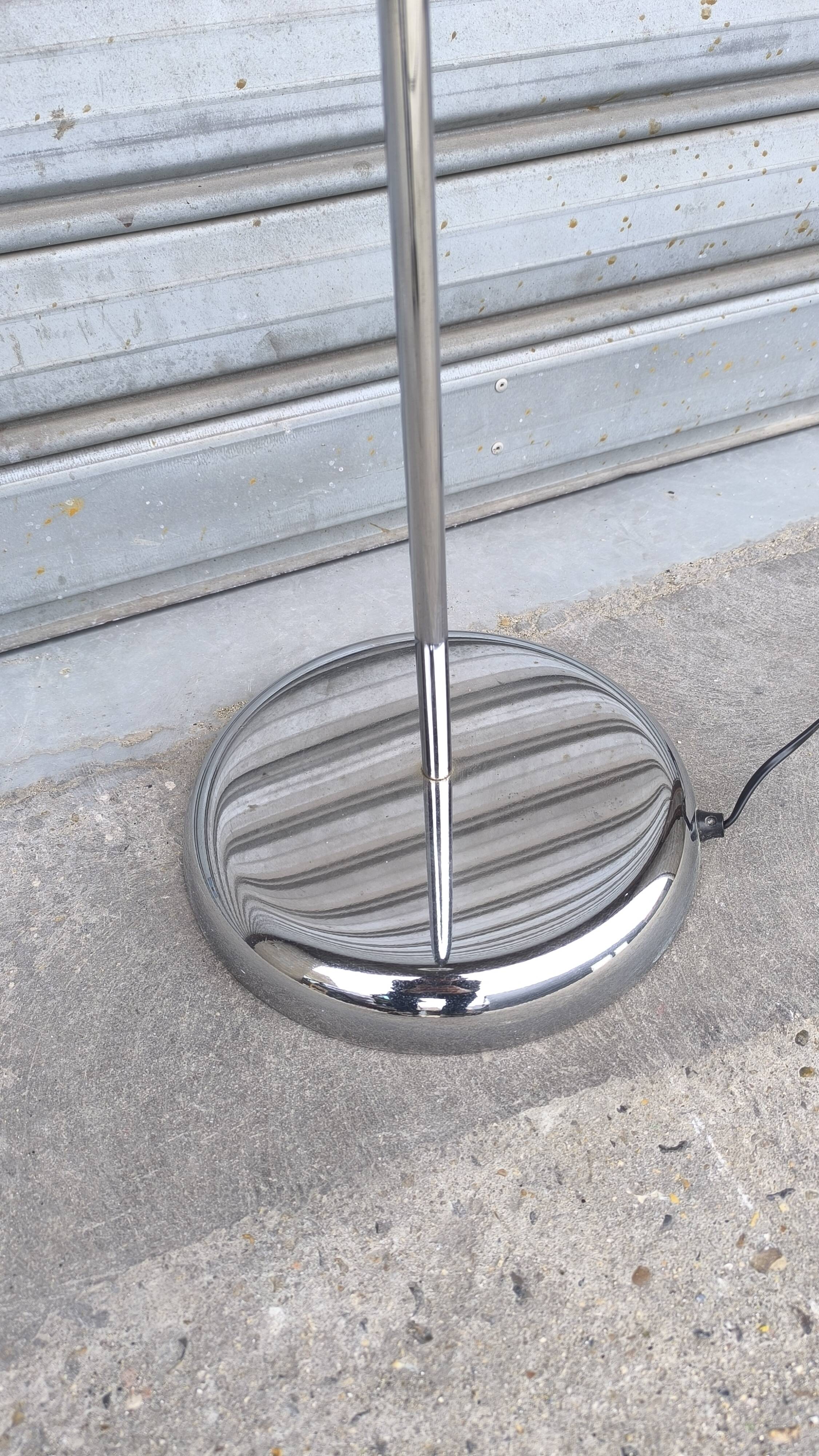 Floor lamp in chromed metal and holophane glass 1970
