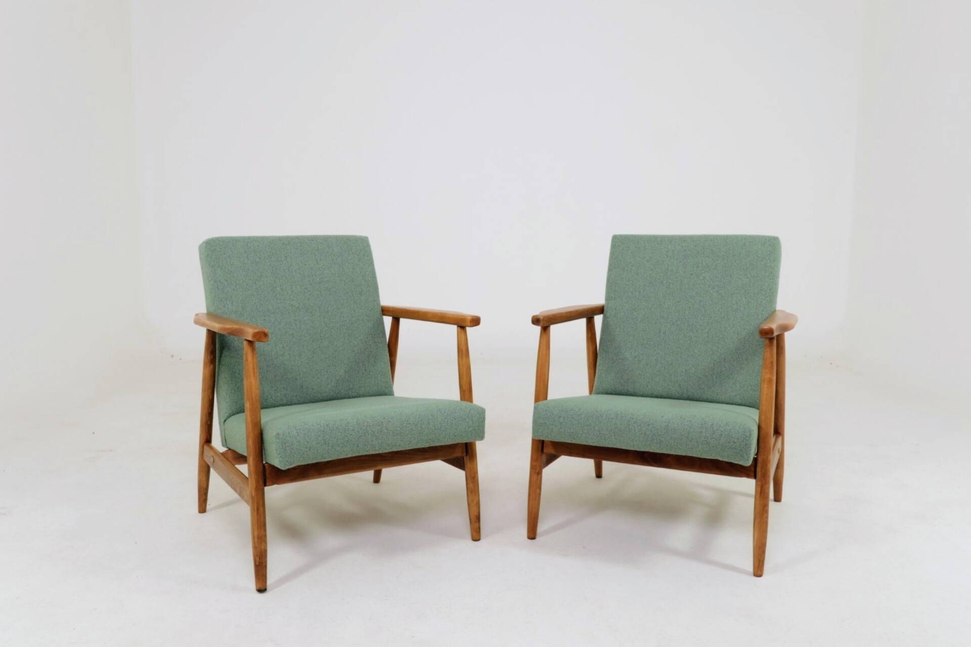 Pair of vintage long chairs mint green bouclé 1970
