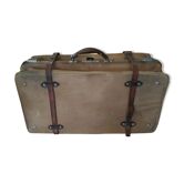 Travel suitcase