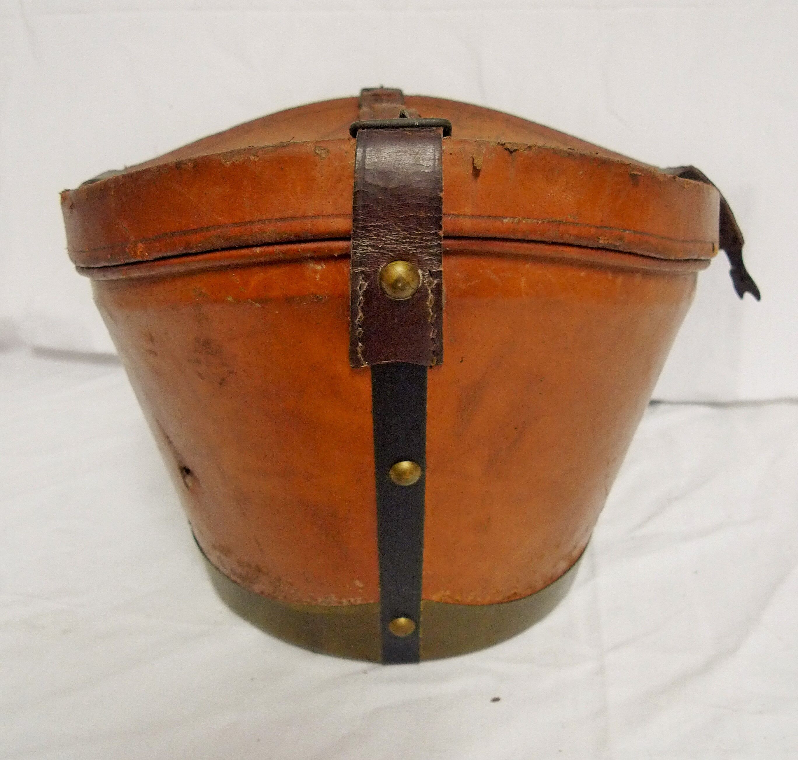 Leather hat box