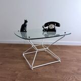Glass coffee table with steel legs
