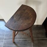 High tripod saddle stool