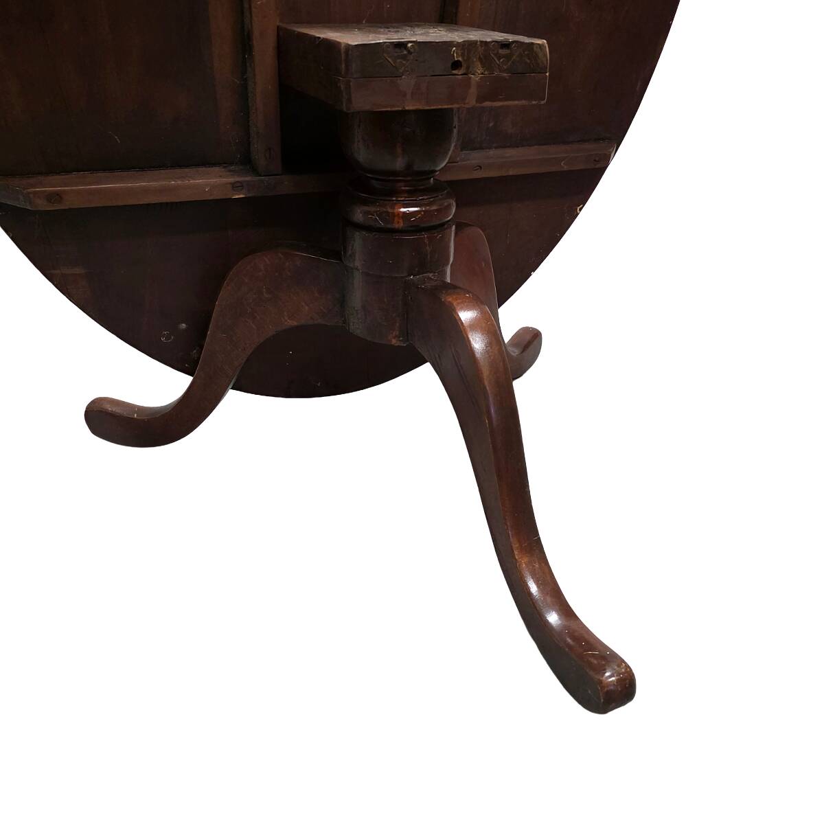 Antique English Oval Mahogany Coffee Table, late 1800s