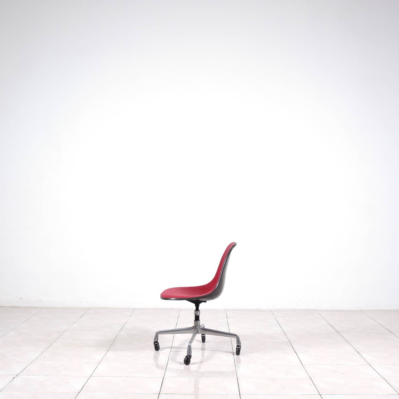 Chaise pivotante PSCC Eames pour Herman Miller