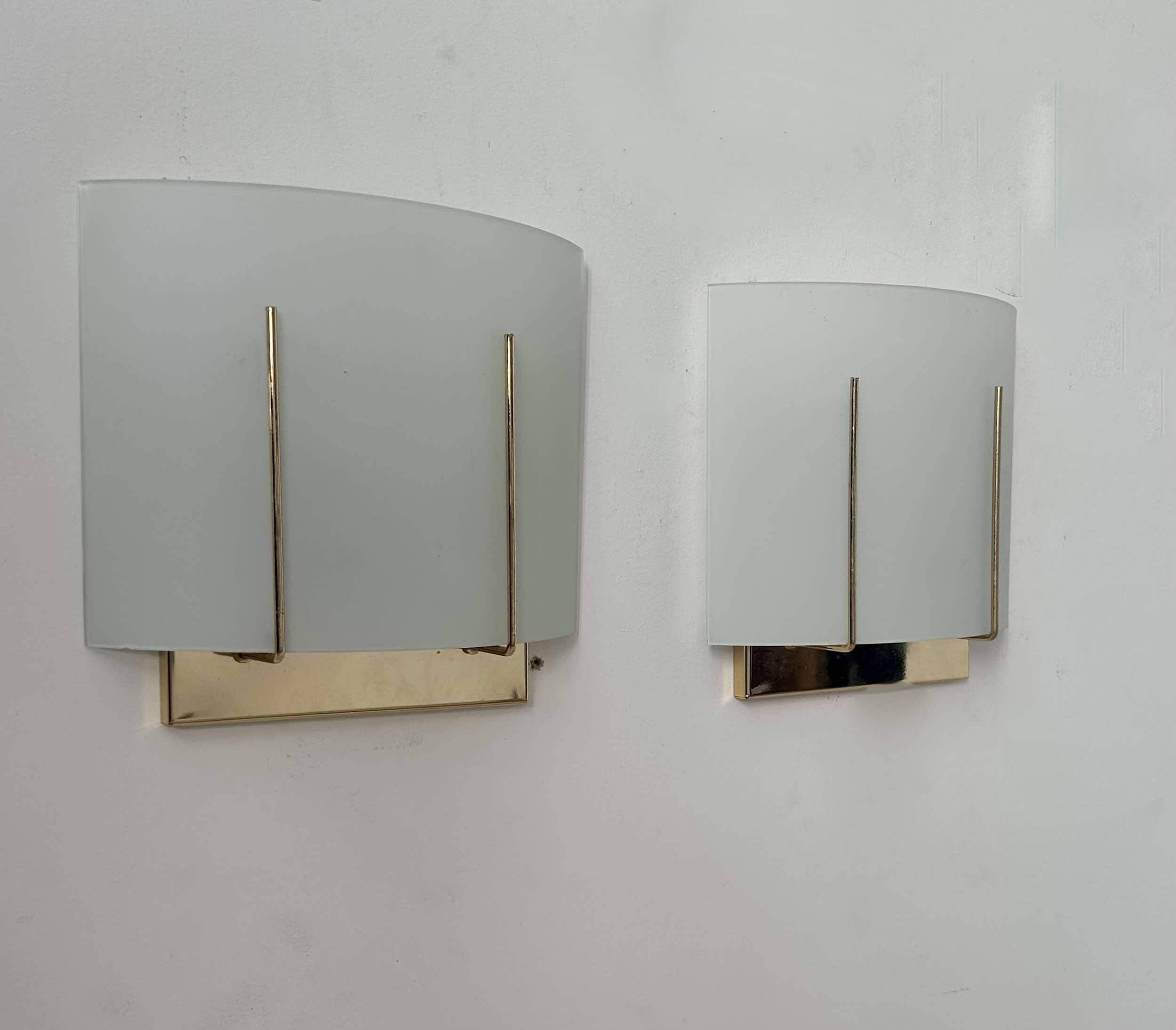 Pair of vintage wall lights, gilded brass and sandblasted glass, Italy 1970