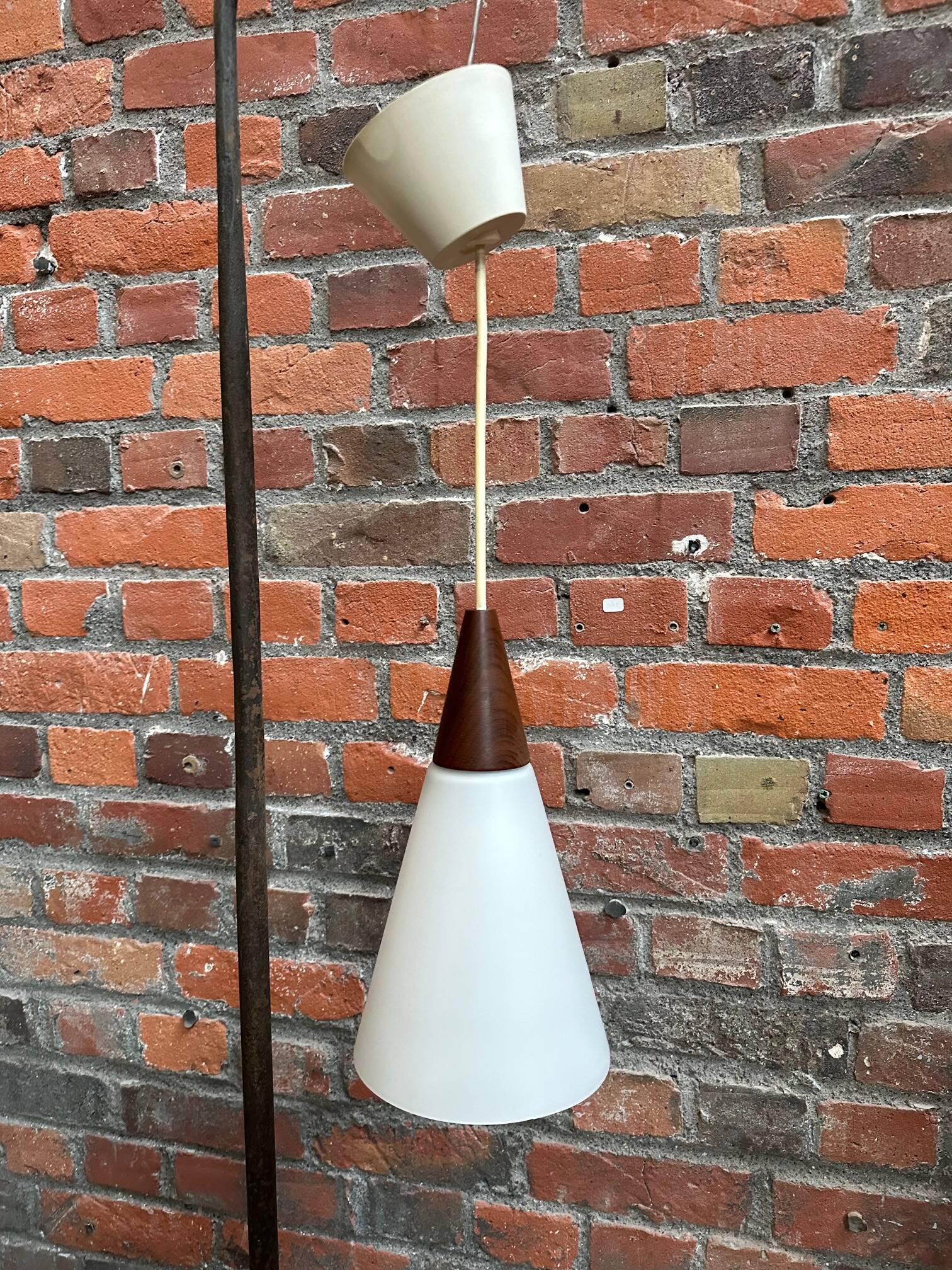 Louis KALFF suspension