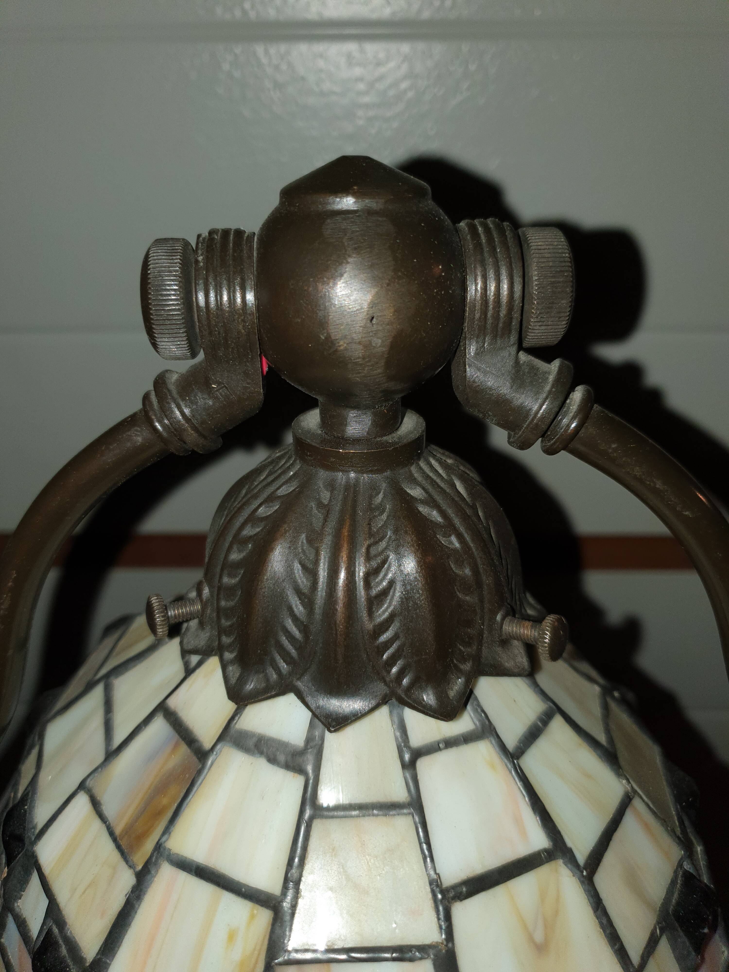 Orientable mosaic lamp