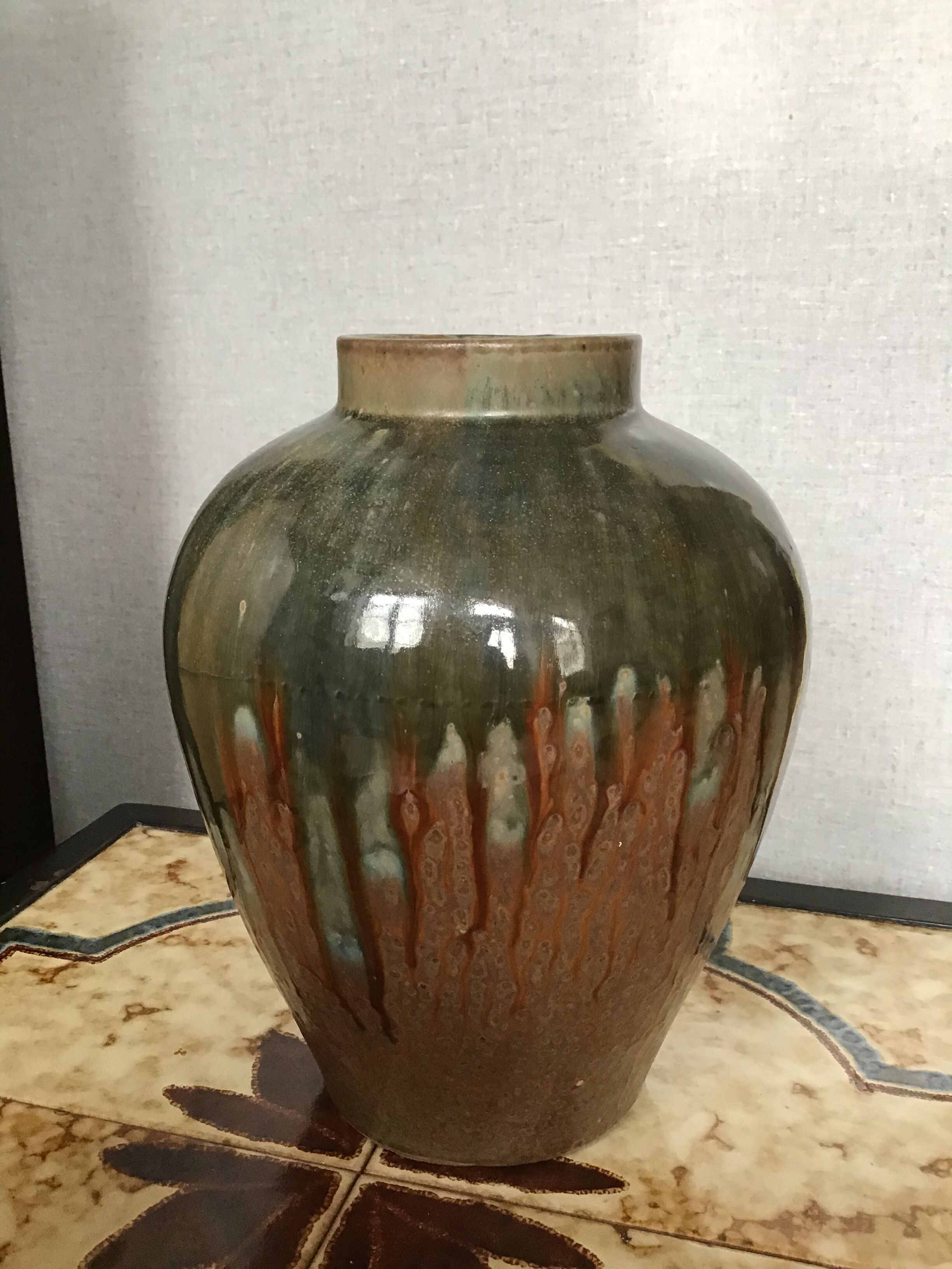Flaming sandstone vase from Puisaye