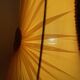 Lampe de table Hollywood Regency avec base en lucite