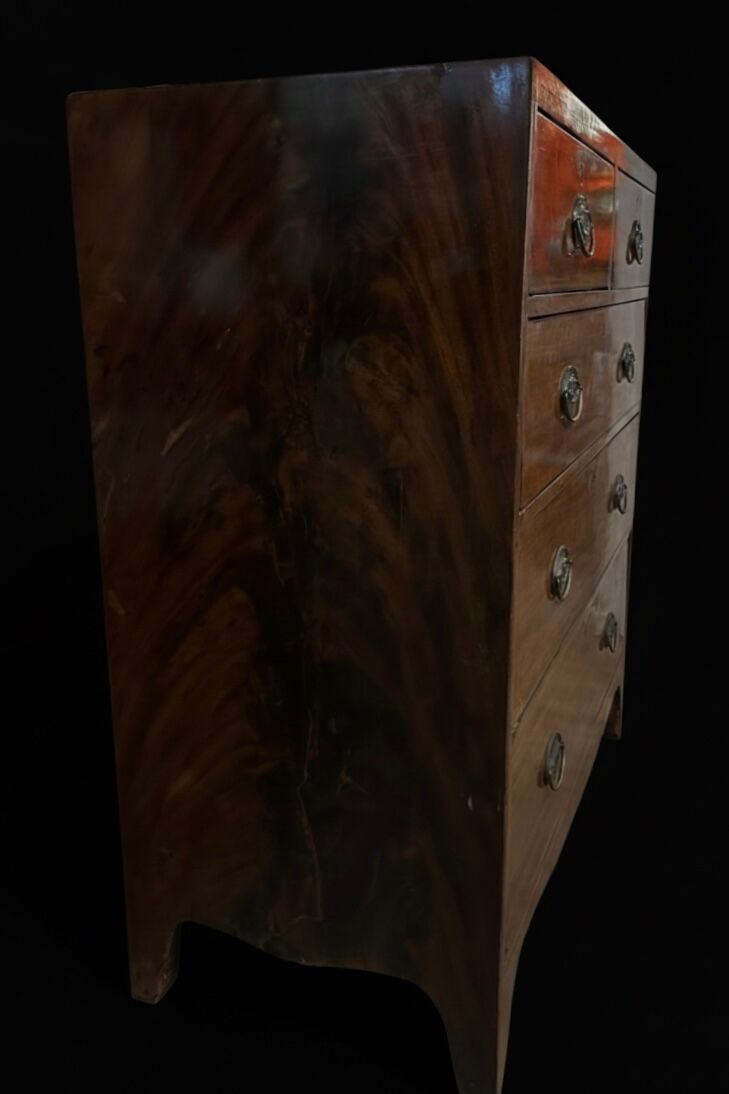 George III English Commode in Mahogany and Burl, Stretcher Feet – 19th Century