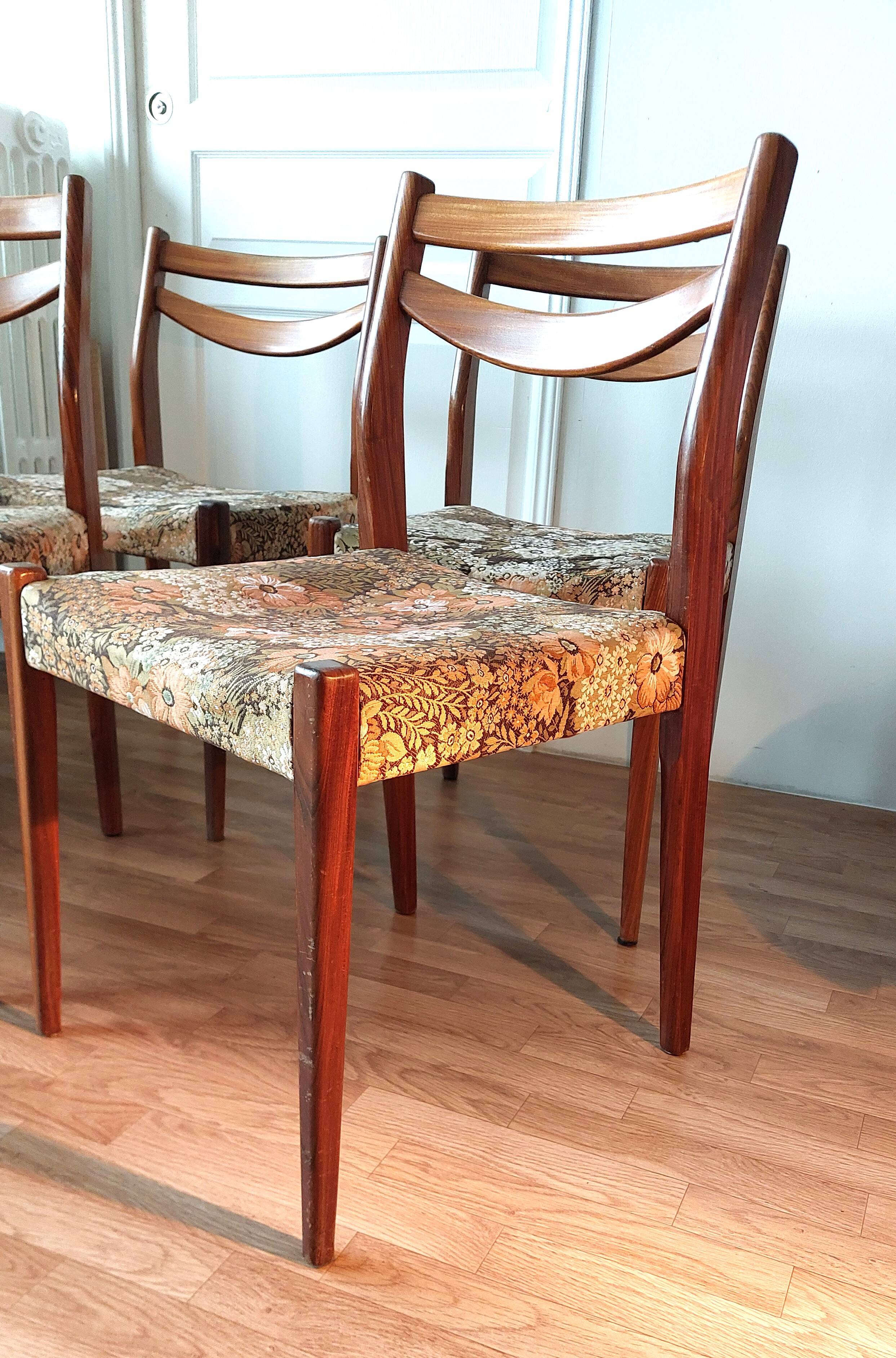Série de 4 chaises scandinaves en palissandre 1960.
