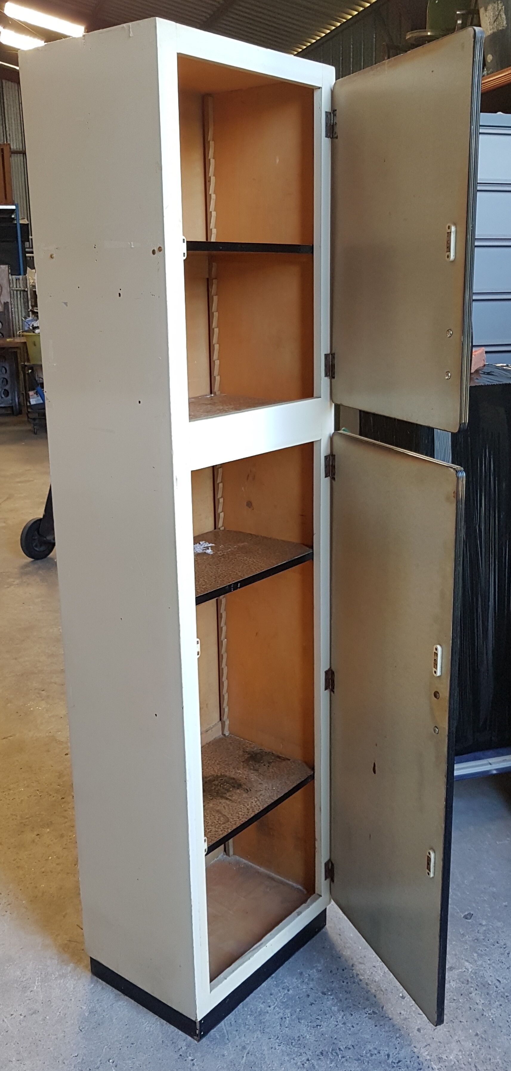 Column Kitchen furniture in formica of about 60s