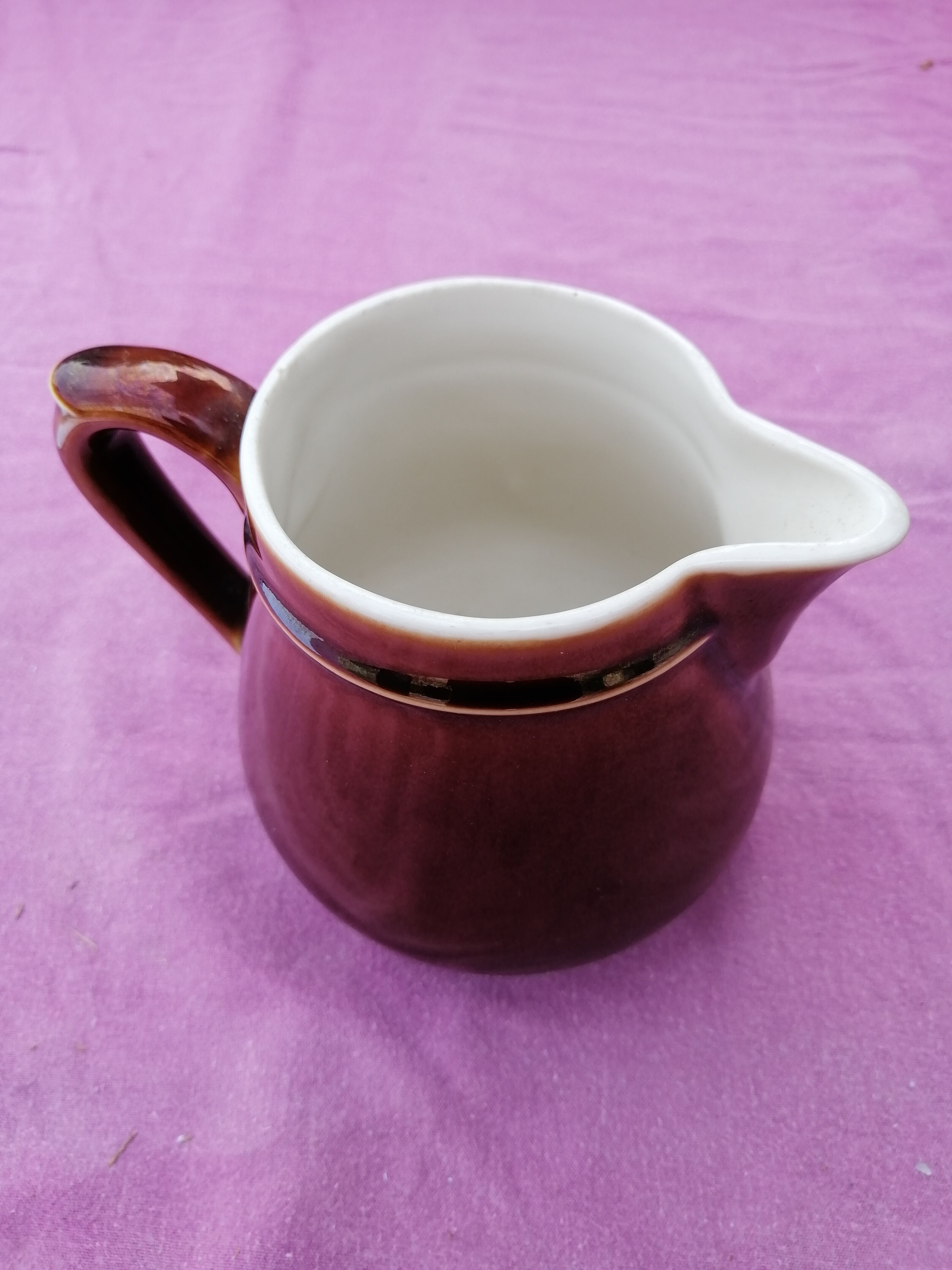 Earth pitcher and ceramic