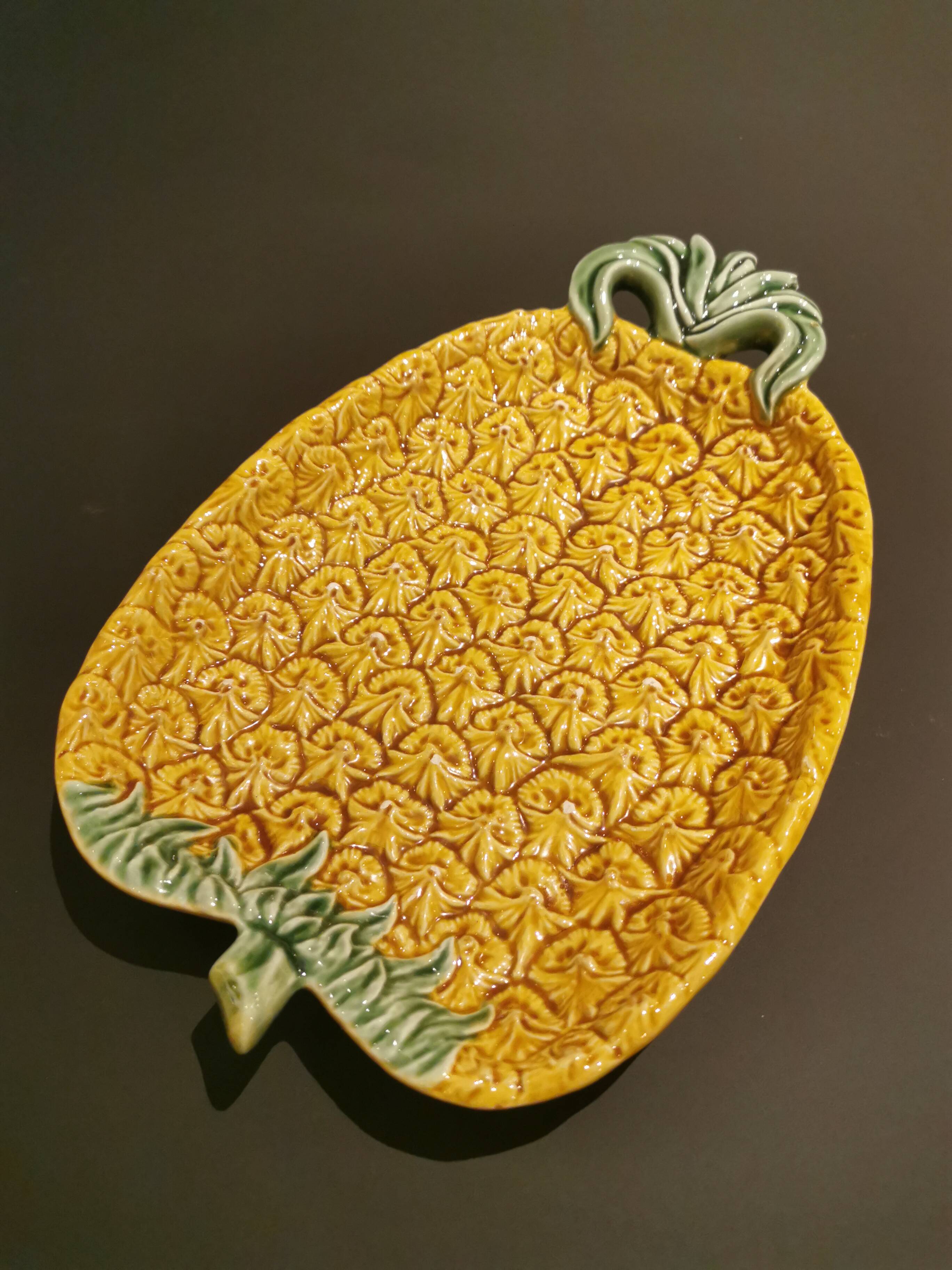 Pineapple slushie dish