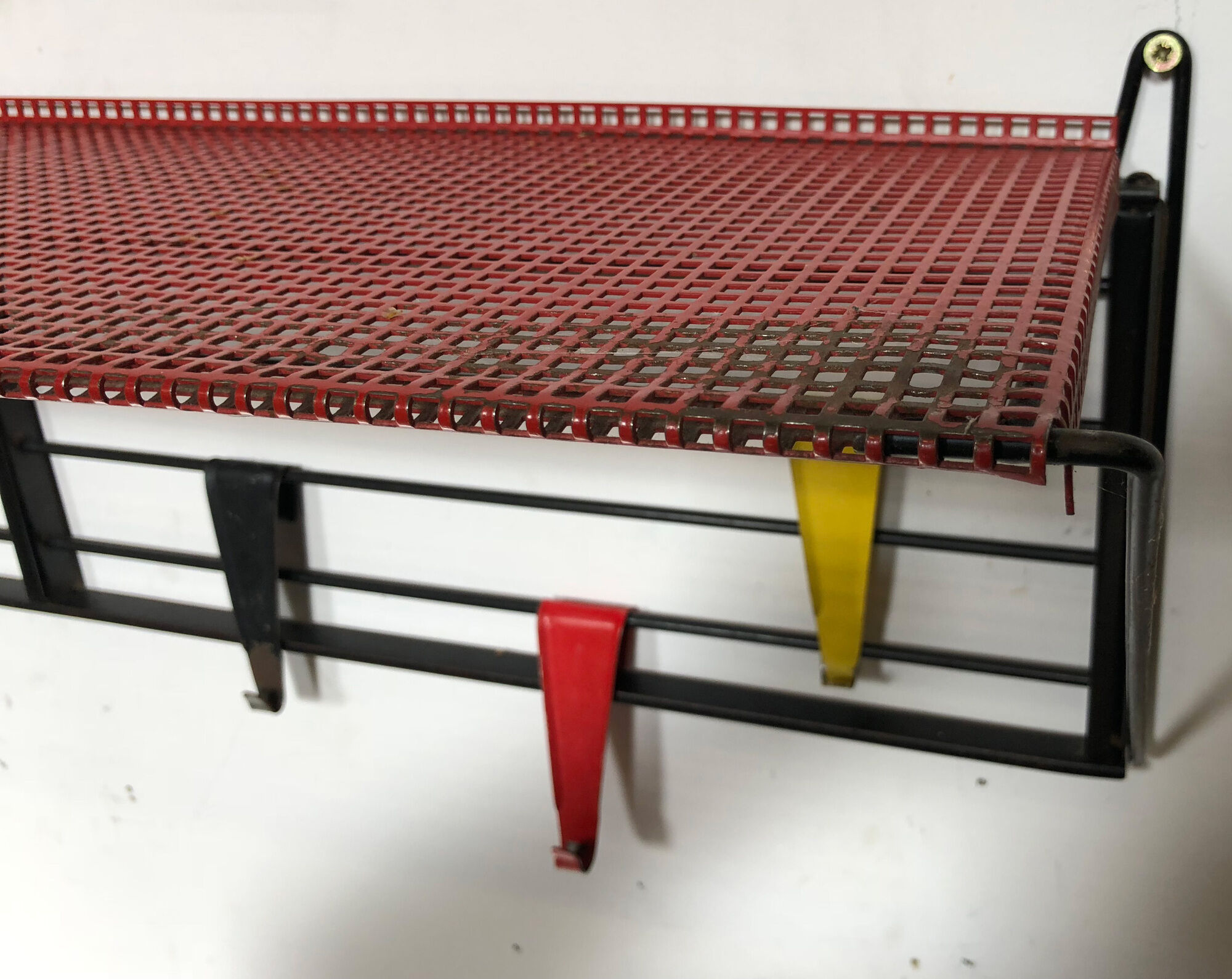 Coatrack Pilastro Nutbar by Tjerk Reijenga design Nederland