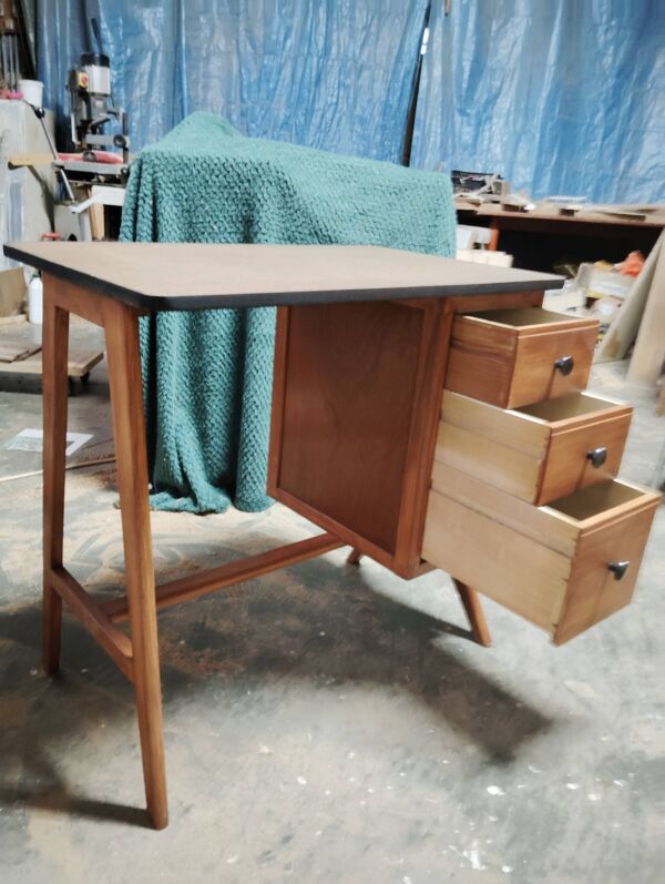 Bureau enfant 50's inspiration scandinave
