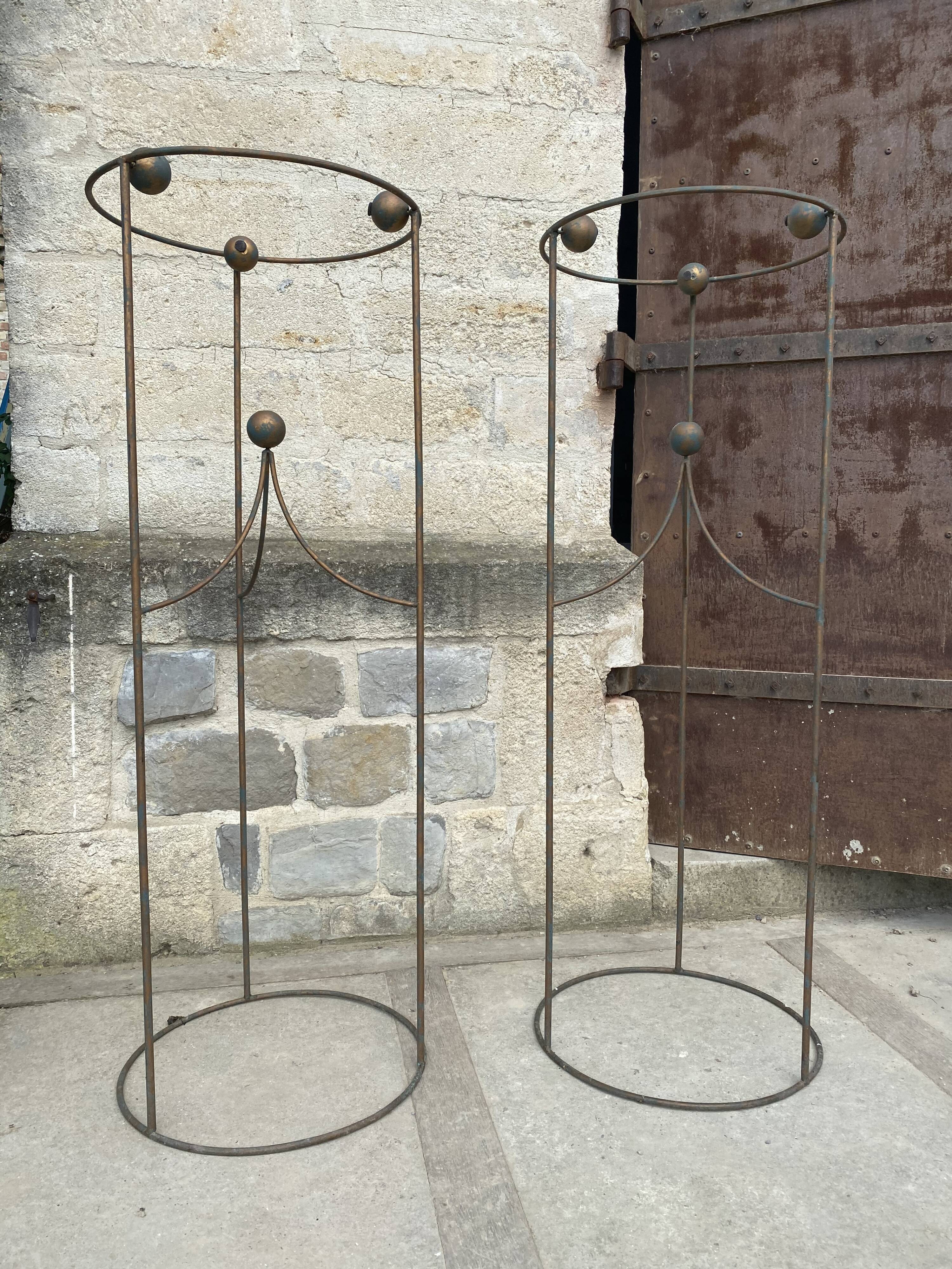 Pair of garden columns design