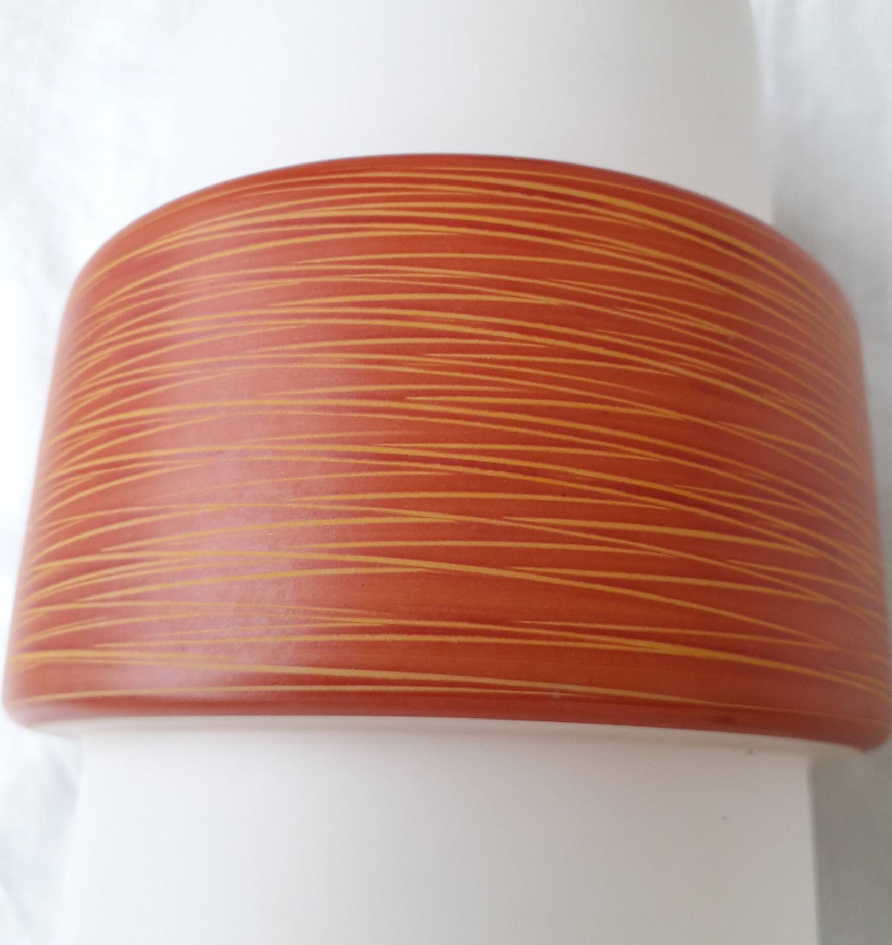 Opaline suspension