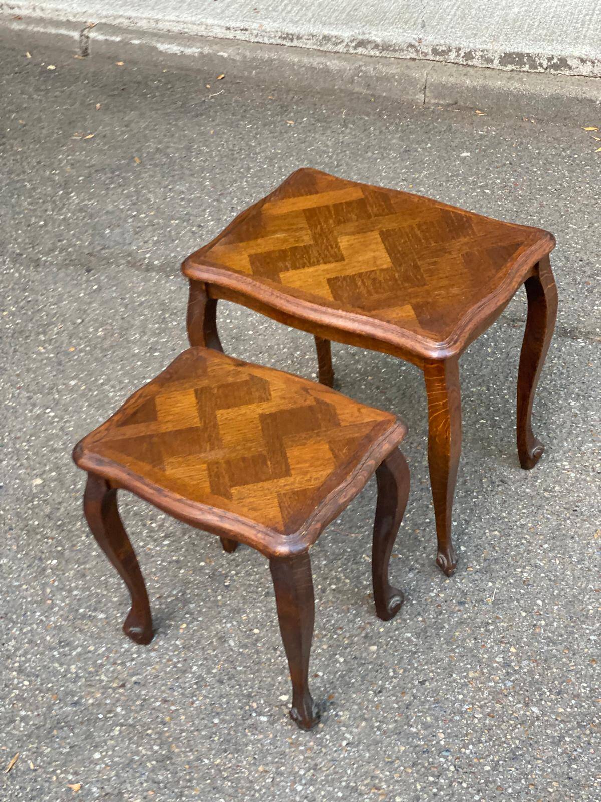 2 tables gigognes Louis XV en chêne massif et marqueterie 1960