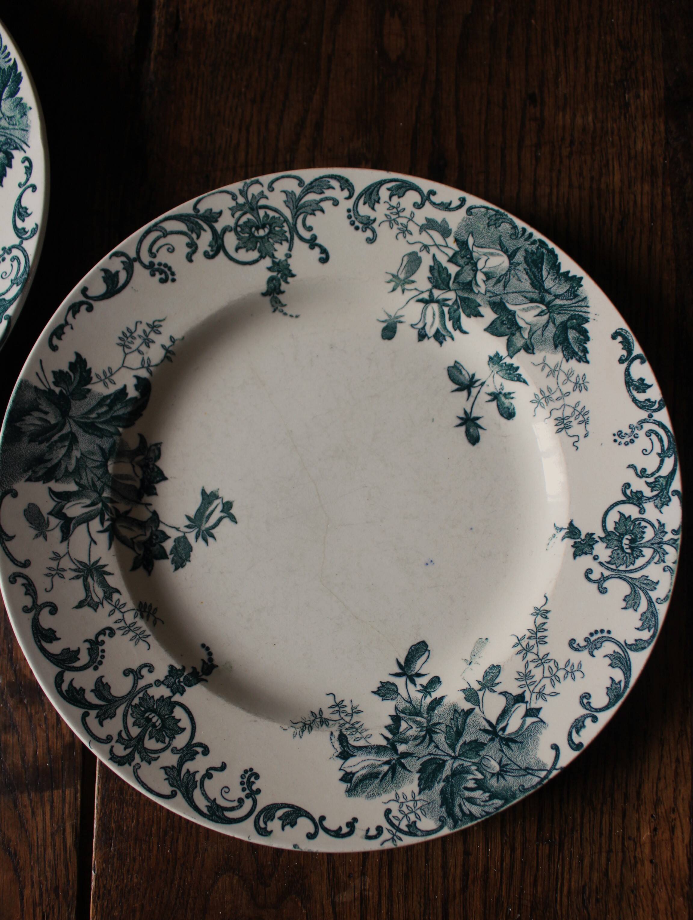 Mismatched lot 4 flat plates + small Saint Amand Terre de fer Blue Green