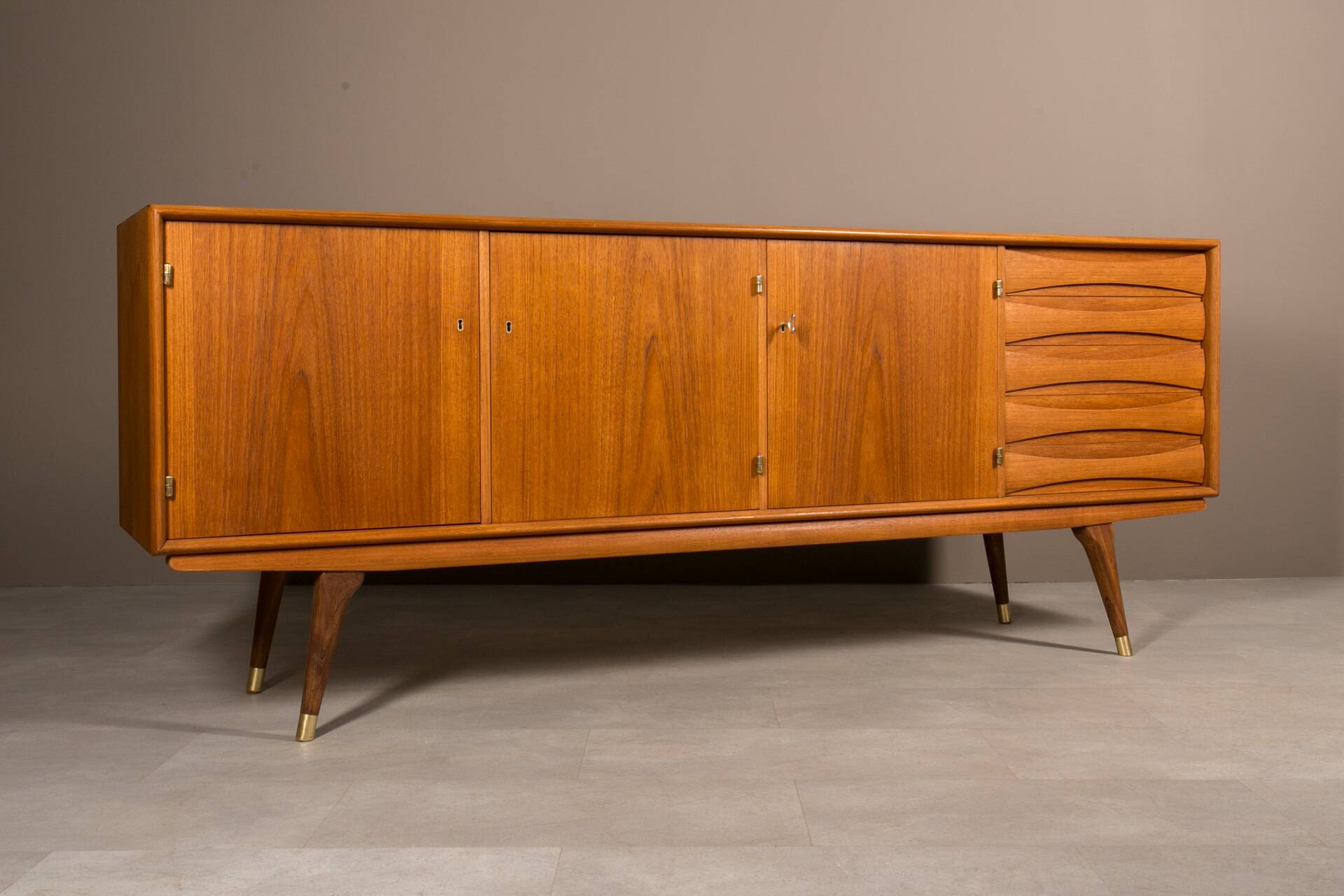 Enfilade en teck par Sven Andersen, Norvège 1950