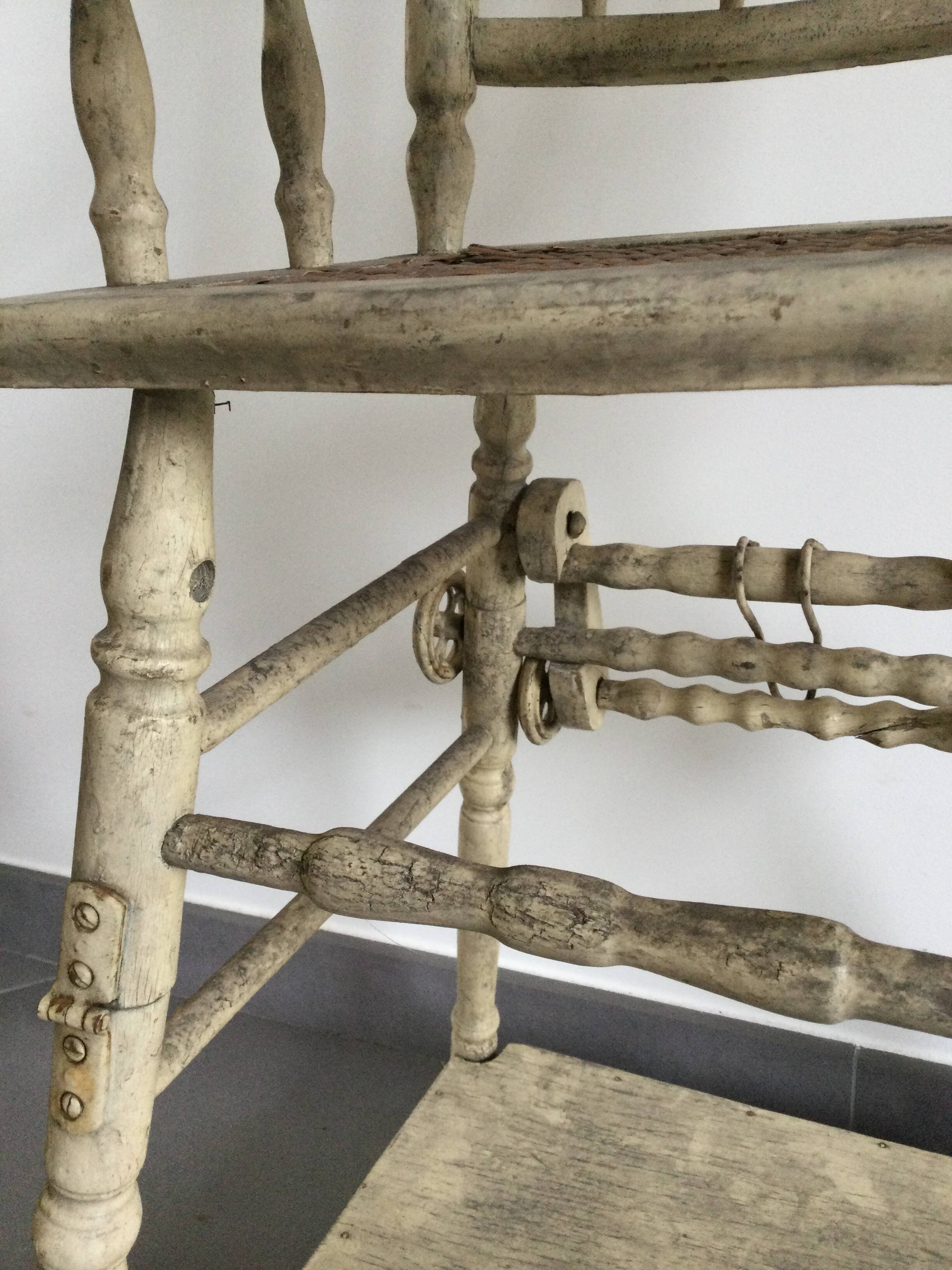 Chaise haute ancienne