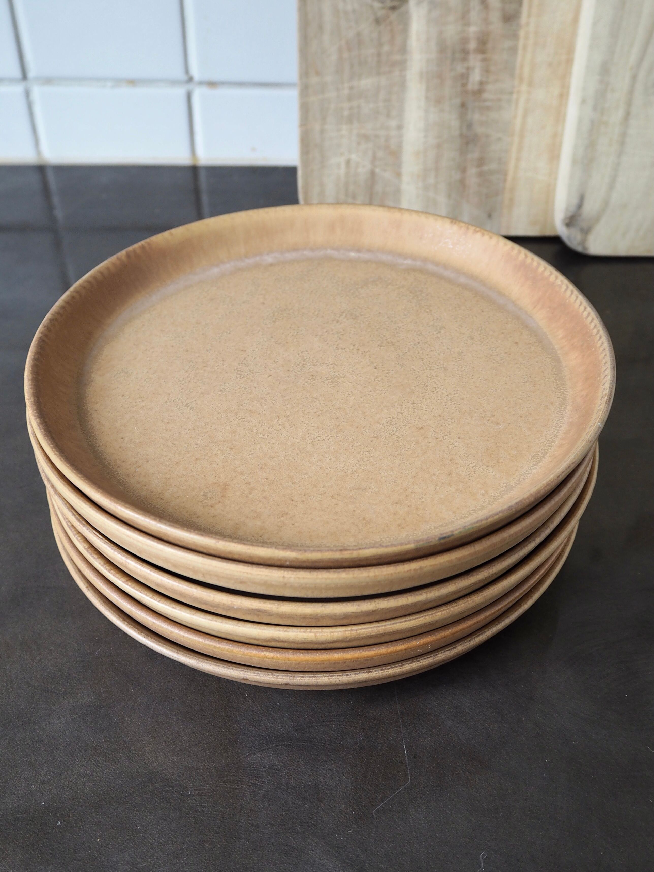 Set of 6 artisanal dessert plates in raw stoneware
