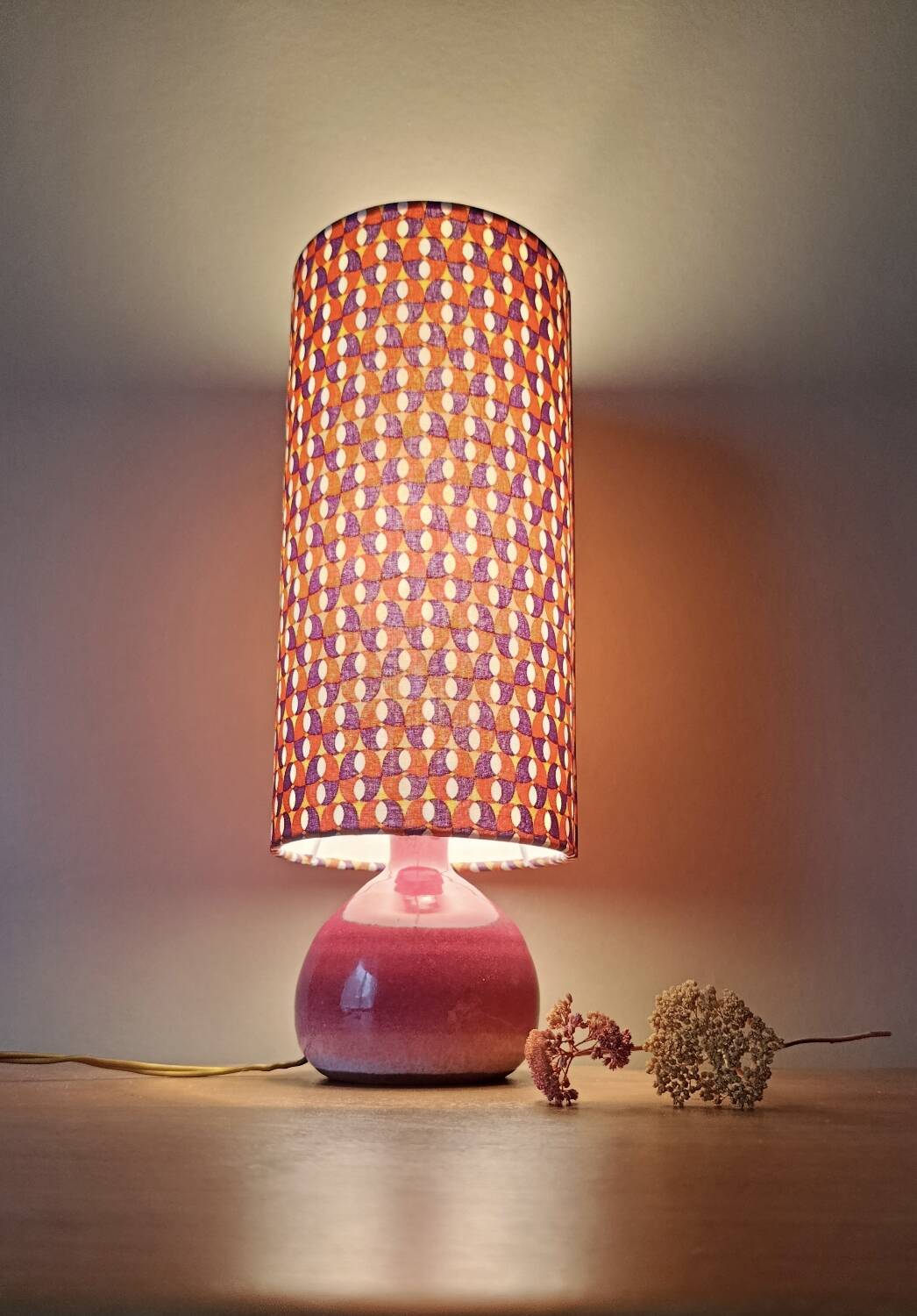Duo lamp with raspberry ceramic base and vintage print lampshade