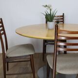 Round table with central base, wood top, 1970s